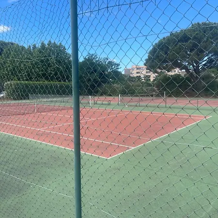 Lejlighed Cosy Avec Piscine & Parking Au Coeur Fréjus